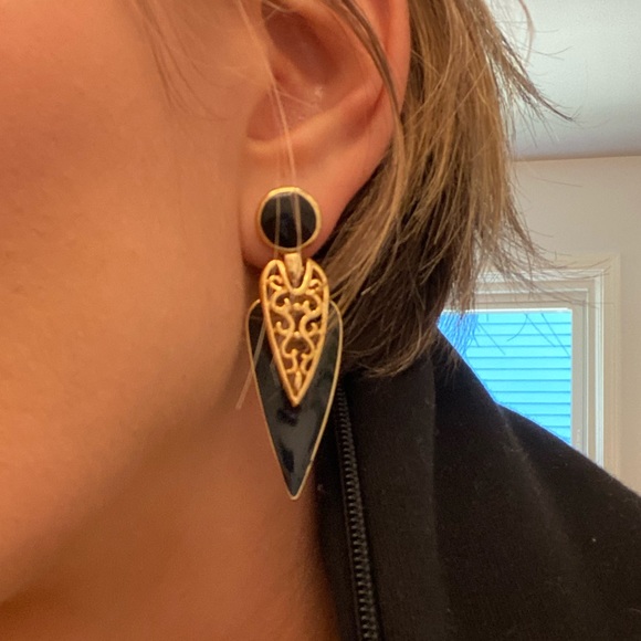 Vintage gold and black enamel earrings - Picture 1 of 4